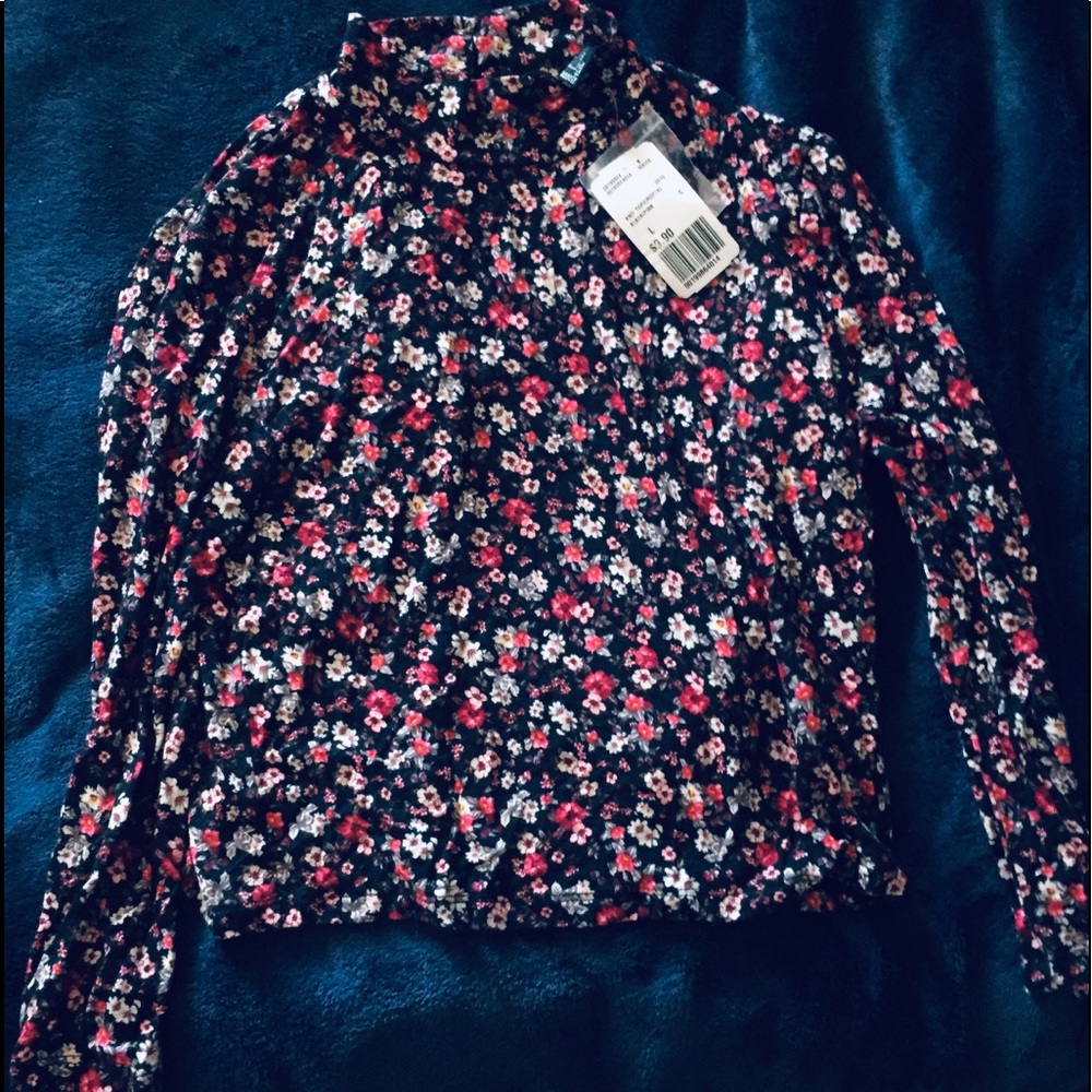 Crop long sleeve floral shirt